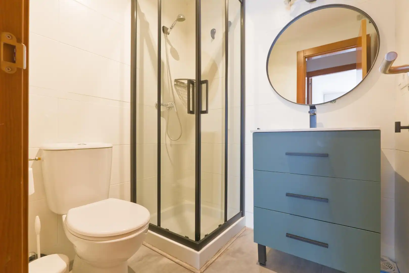 Bathroom of Flat for sale in Armilla  with Air Conditioner, Heating and Storage room