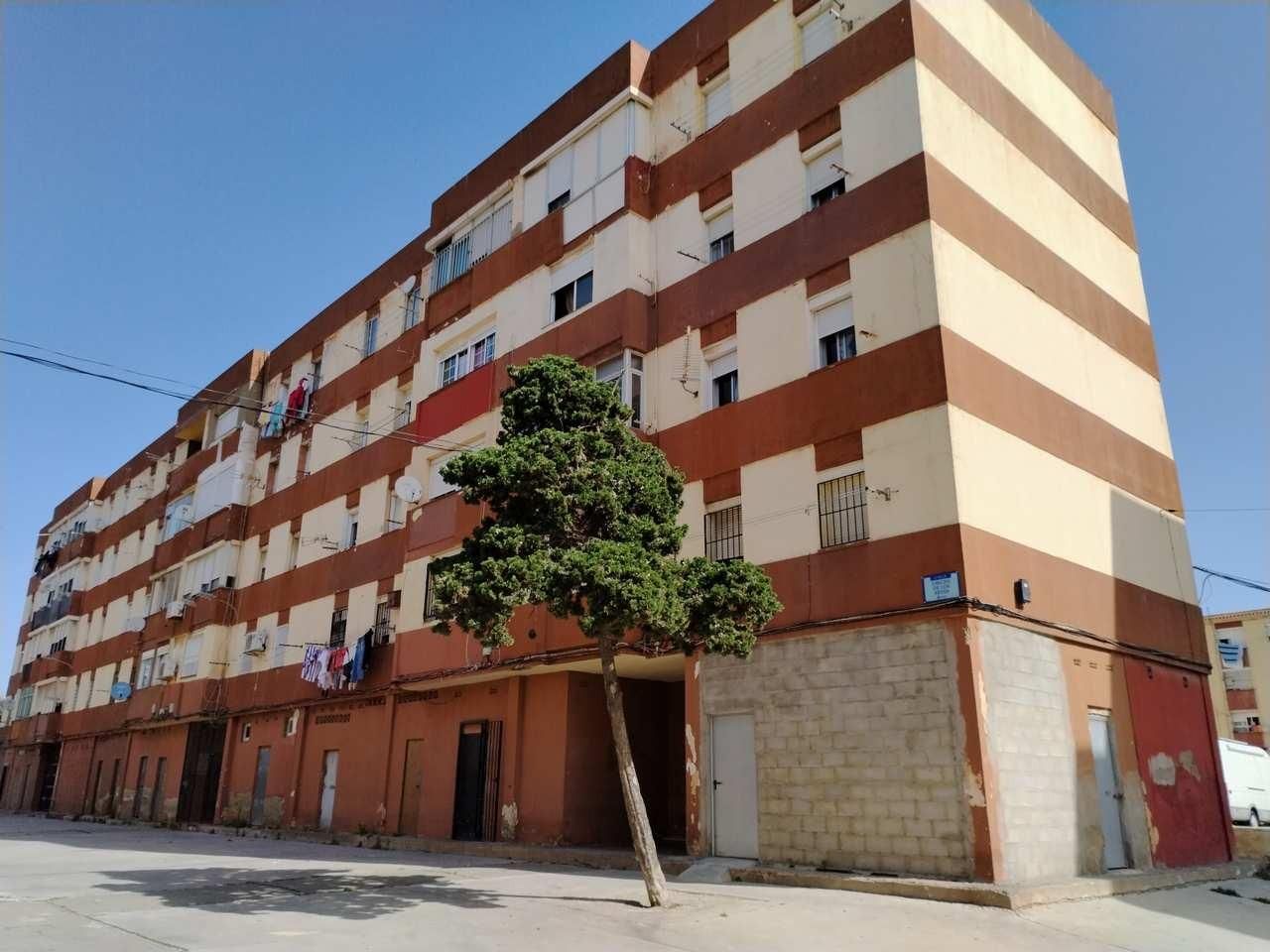 Vista exterior de Pis en venda en La Línea de la Concepción