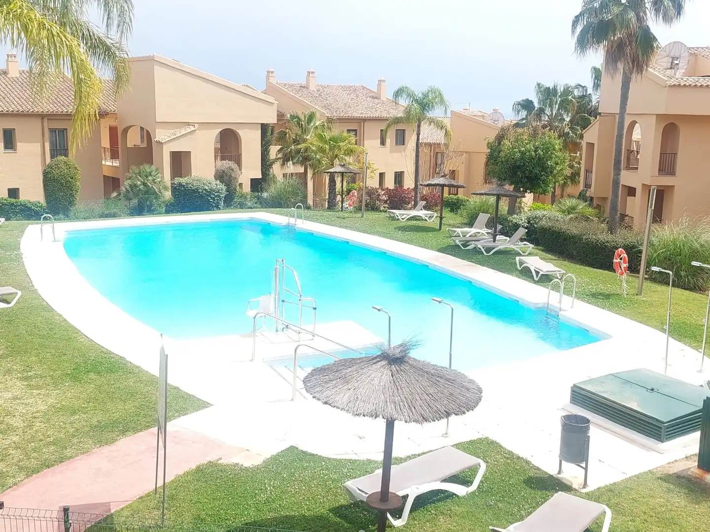 Piscina de Pis en venda en Benahavís amb Aire condicionat, Terrassa i Traster