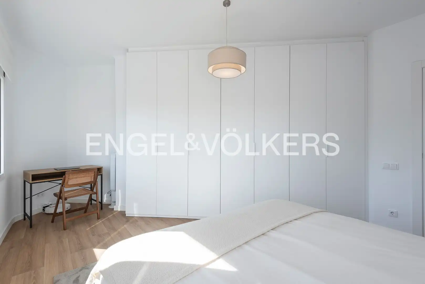 Bedroom of Flat for sale in Barcelona  with Air Conditioner, Heating and Parquet flooring