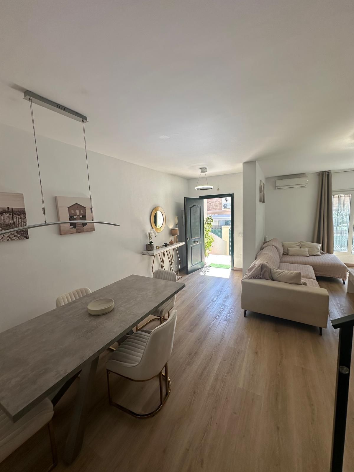 Living room of House or chalet for sale in Vélez-Málaga  with Air Conditioner, Terrace and Storage room