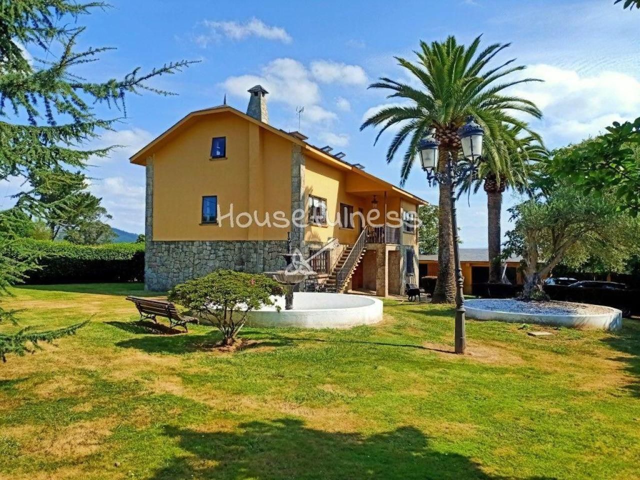 Exterior view of House or chalet for sale in Ferrol  with Heating, Private garden and Parquet flooring