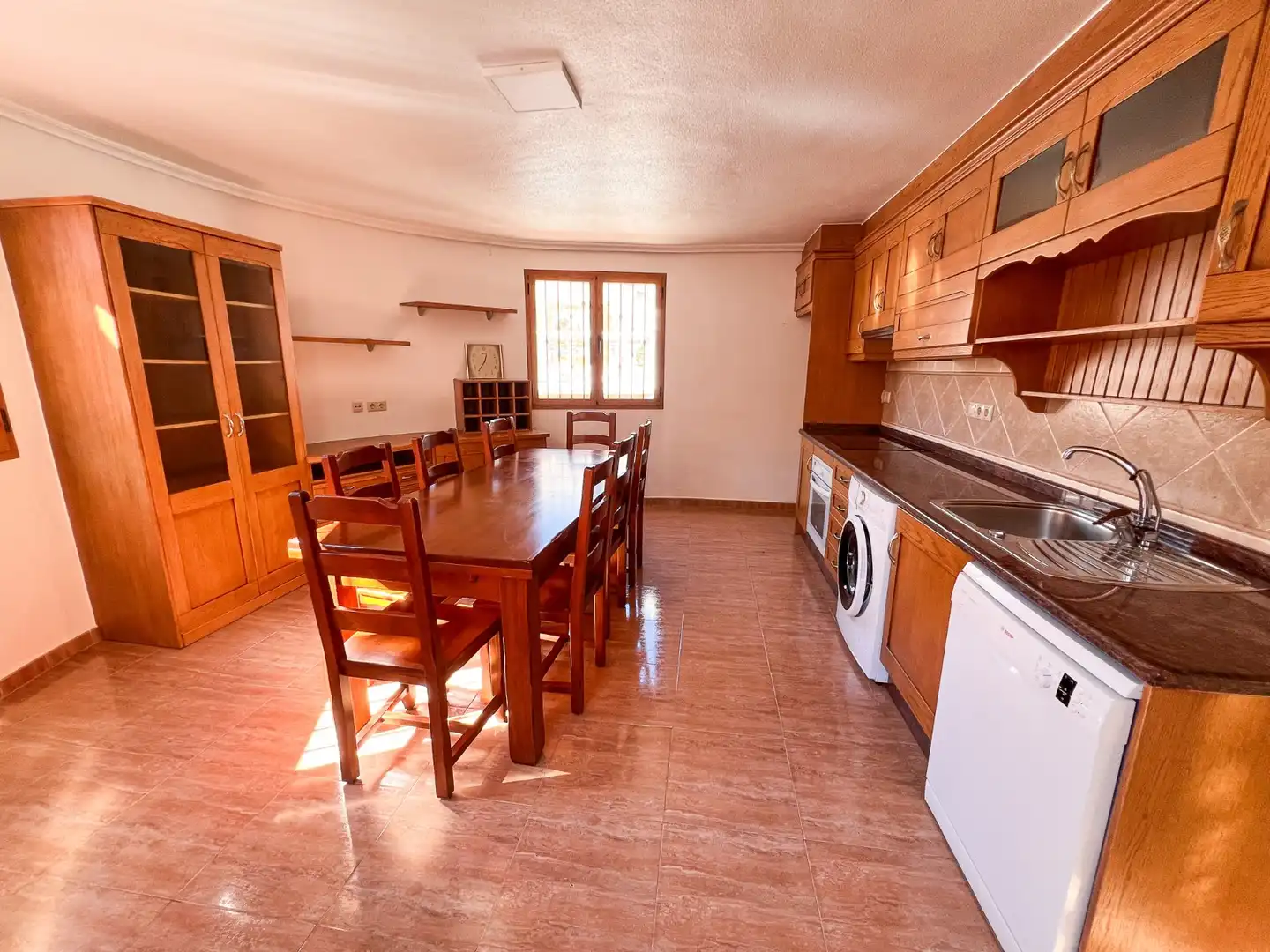 Cocina de Casa adosada en venta en Torrevieja con Aire acondicionado, Calefacción y Jardín privado