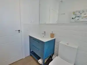 Baño de Piso de alquiler en Ronda con Aire acondicionado, Calefacción y Amueblado