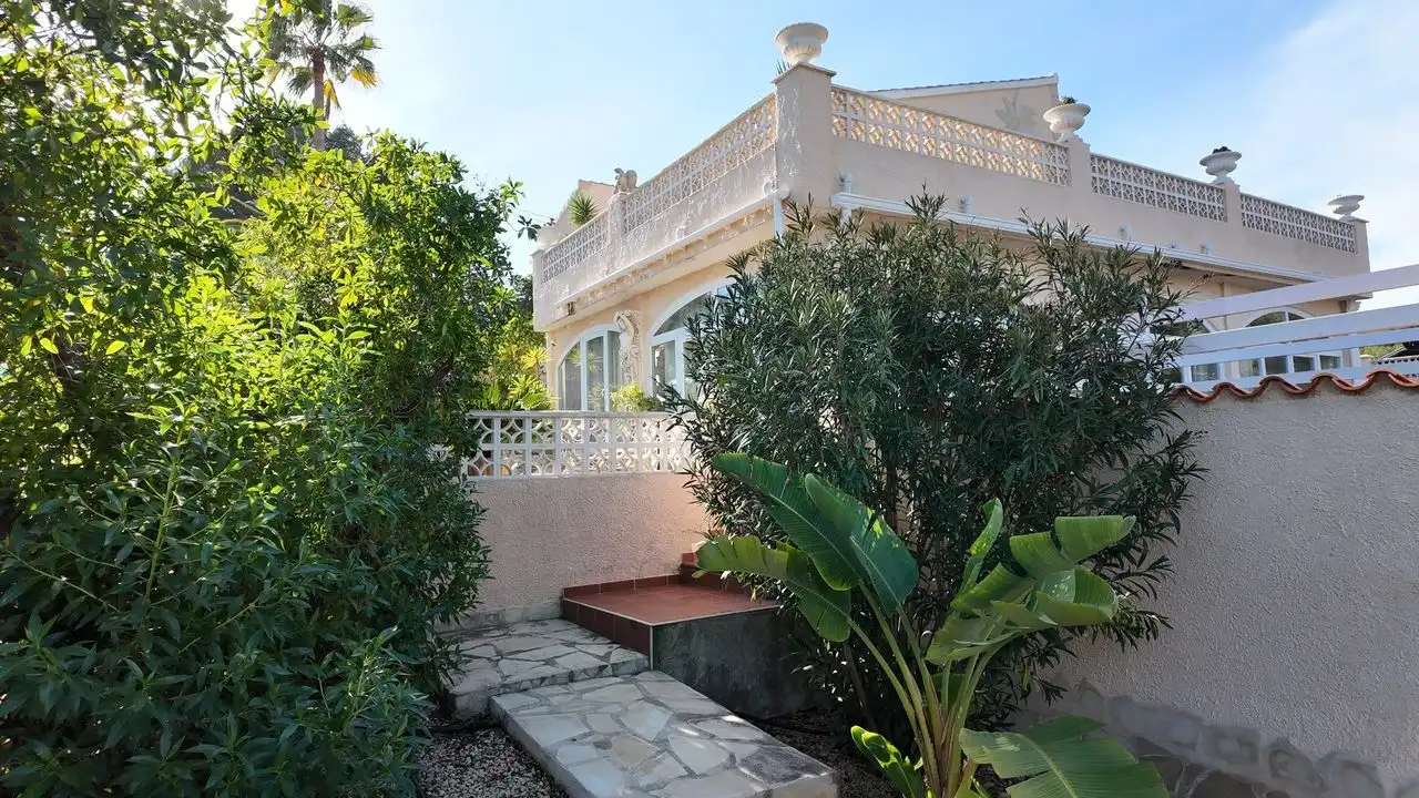 Jardín de Casa o chalet en venta en L'Alfàs del Pi con Aire acondicionado, Calefacción y Jardín privado