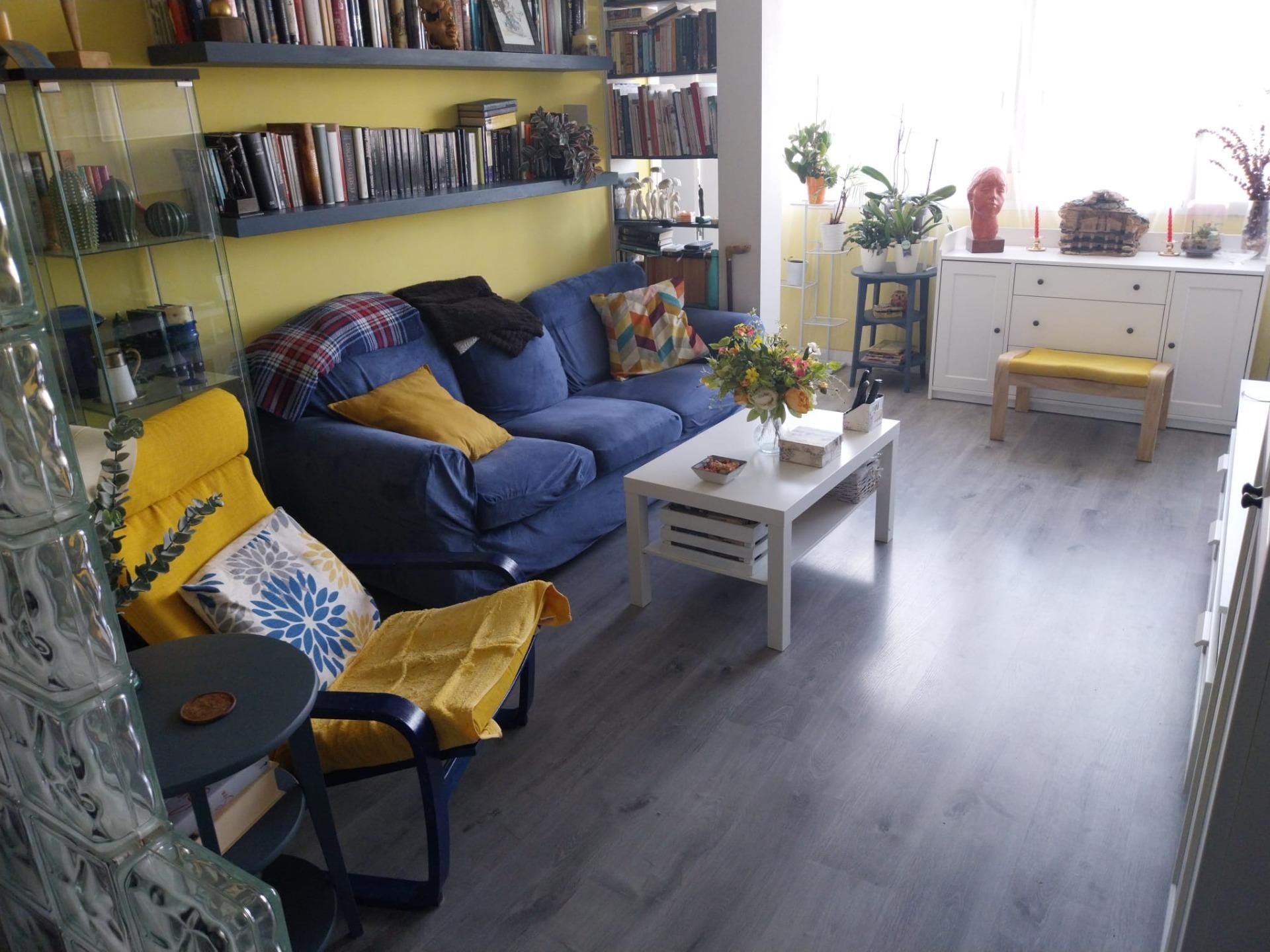 Sala de estar de Piso en venta en  Madrid Capital con Calefacción y Terraza
