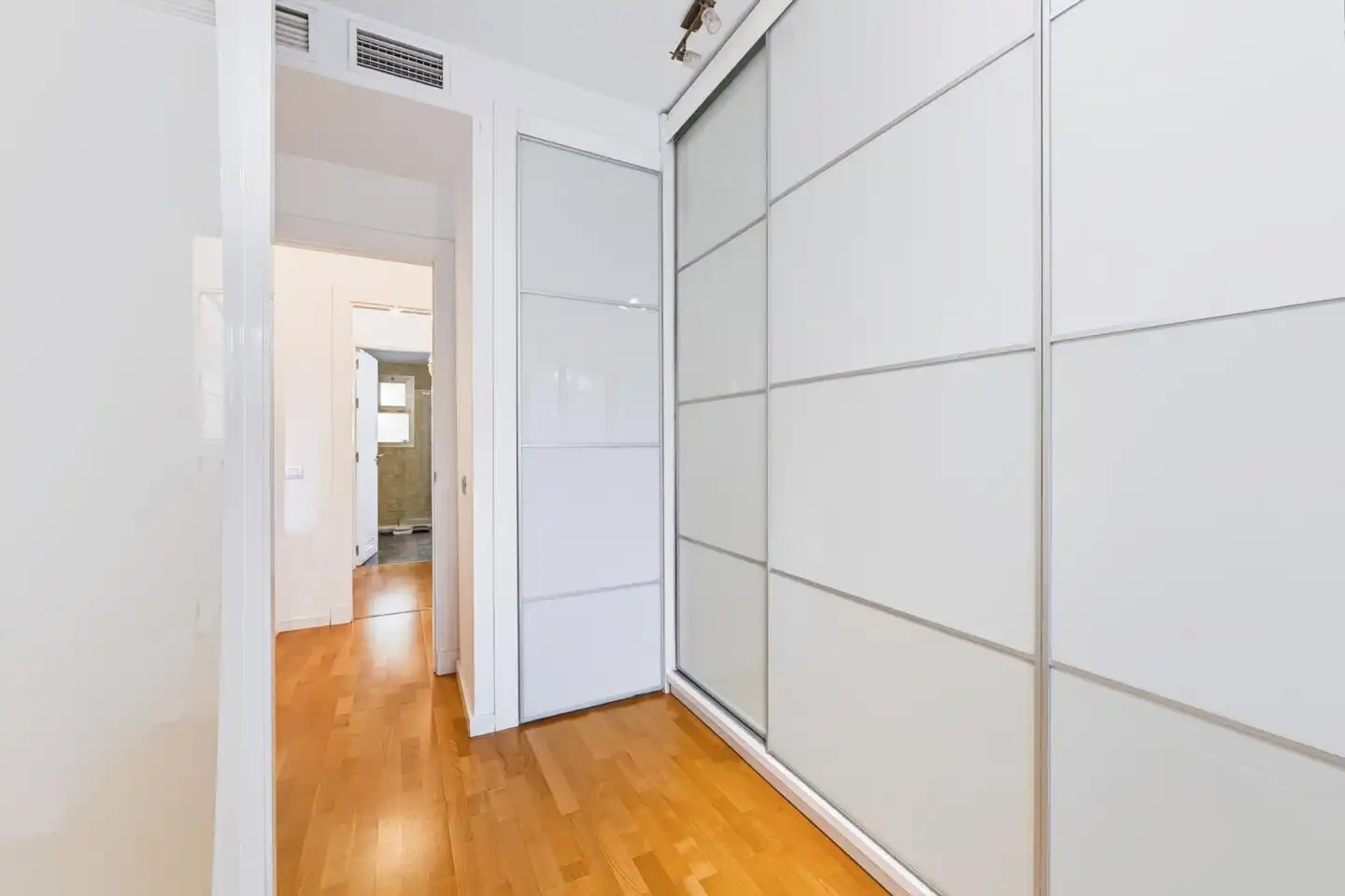 Wohnung zum Verkauf in Almería mit Klimaanlage, Heizung und Terrasse