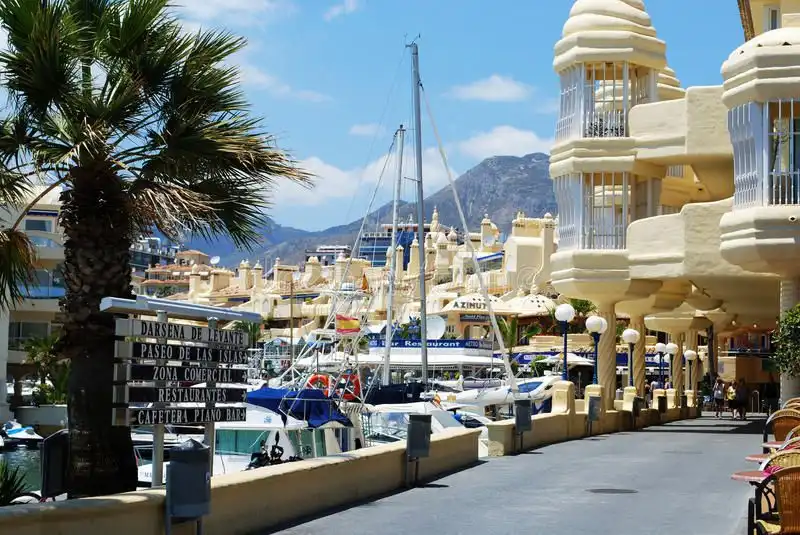 Vista exterior de Apartament en venda en Benalmádena amb Aire condicionat, Calefacció i Parquet
