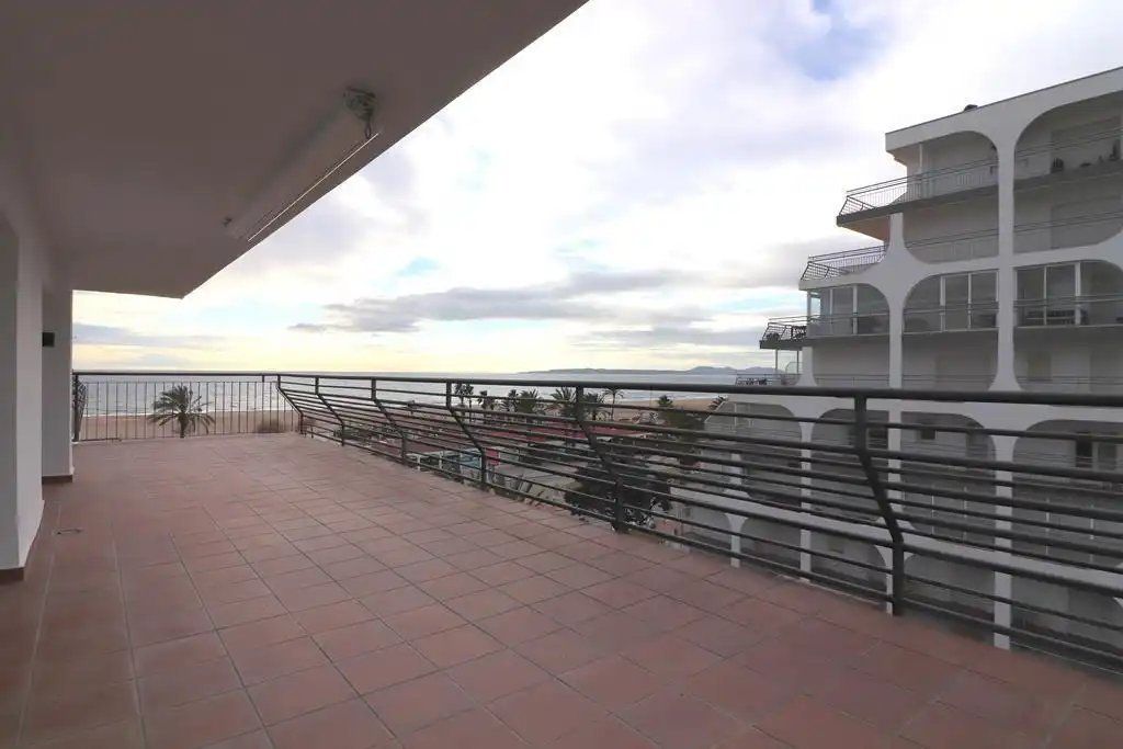 Terrace of Attic for sale in Empuriabrava  with Air Conditioner