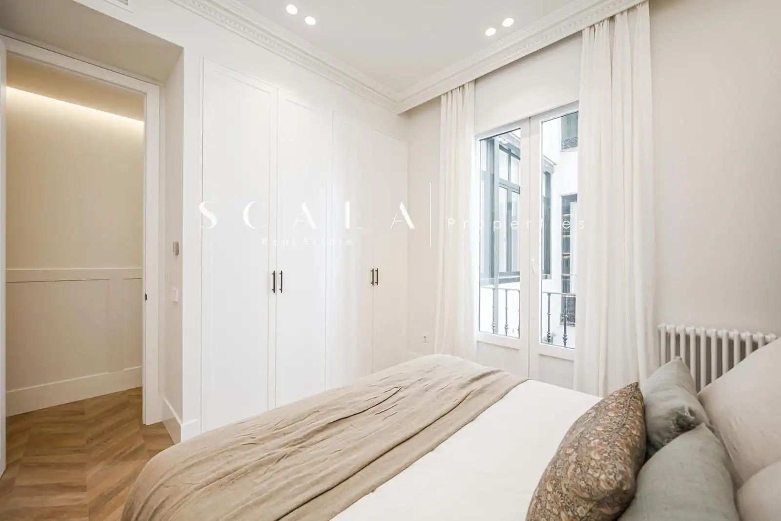 Schlafzimmer von Wohnung zur Miete in Madrid mit Klimaanlage, Heizung und Terrasse