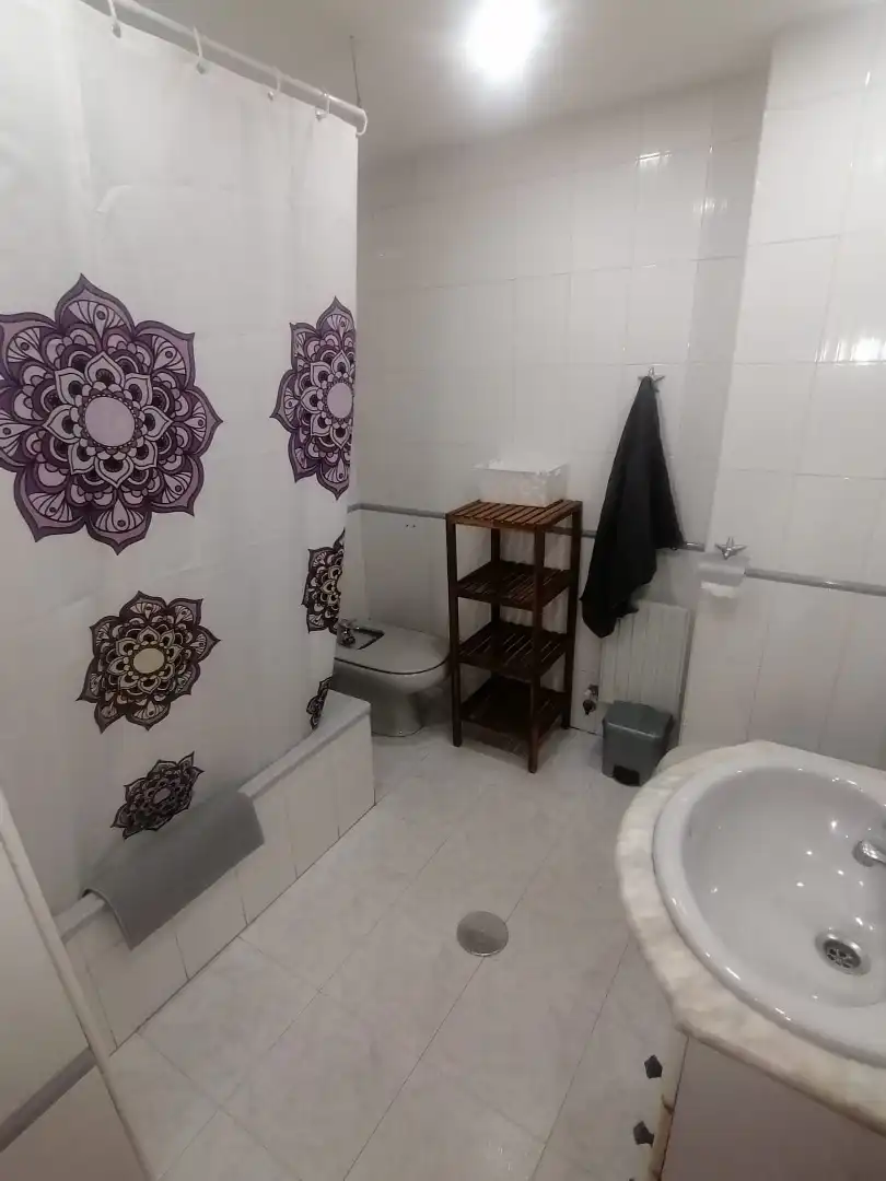 Bathroom of Flat for rent in Gijón   with Heating, Parquet flooring and Storage room