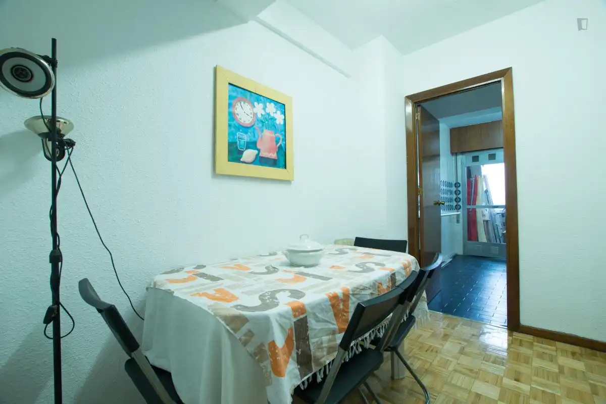 Room in Caballería Española