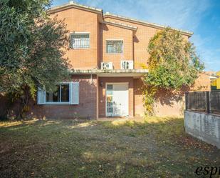 Vista exterior de Casa o xalet en venda en Salt amb Aire condicionat i Terrassa