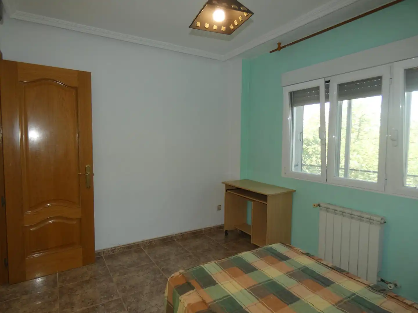 Bedroom of Flat for rent in Zaragoza  with Air Conditioner, Heating and Furnished