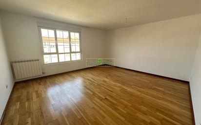 Living room of Flat for sale in Villaquilambre  with Heating, Parquet flooring and Storage room