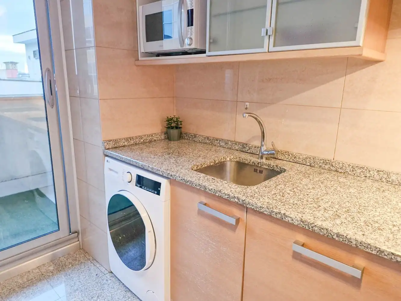 Cuina de Pis de lloguer en Zaragoza amb Aire condicionat, Calefacció i Terrassa