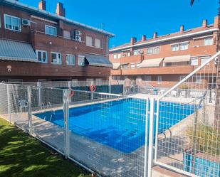 Swimming pool of Duplex for sale in Alcorcón  with Air Conditioner, Terrace and Balcony