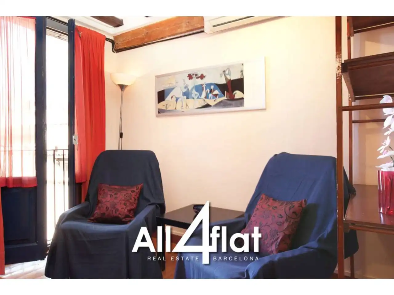 Living room of Study for rent in Barcelona  with Air Conditioner, Parquet flooring and Furnished