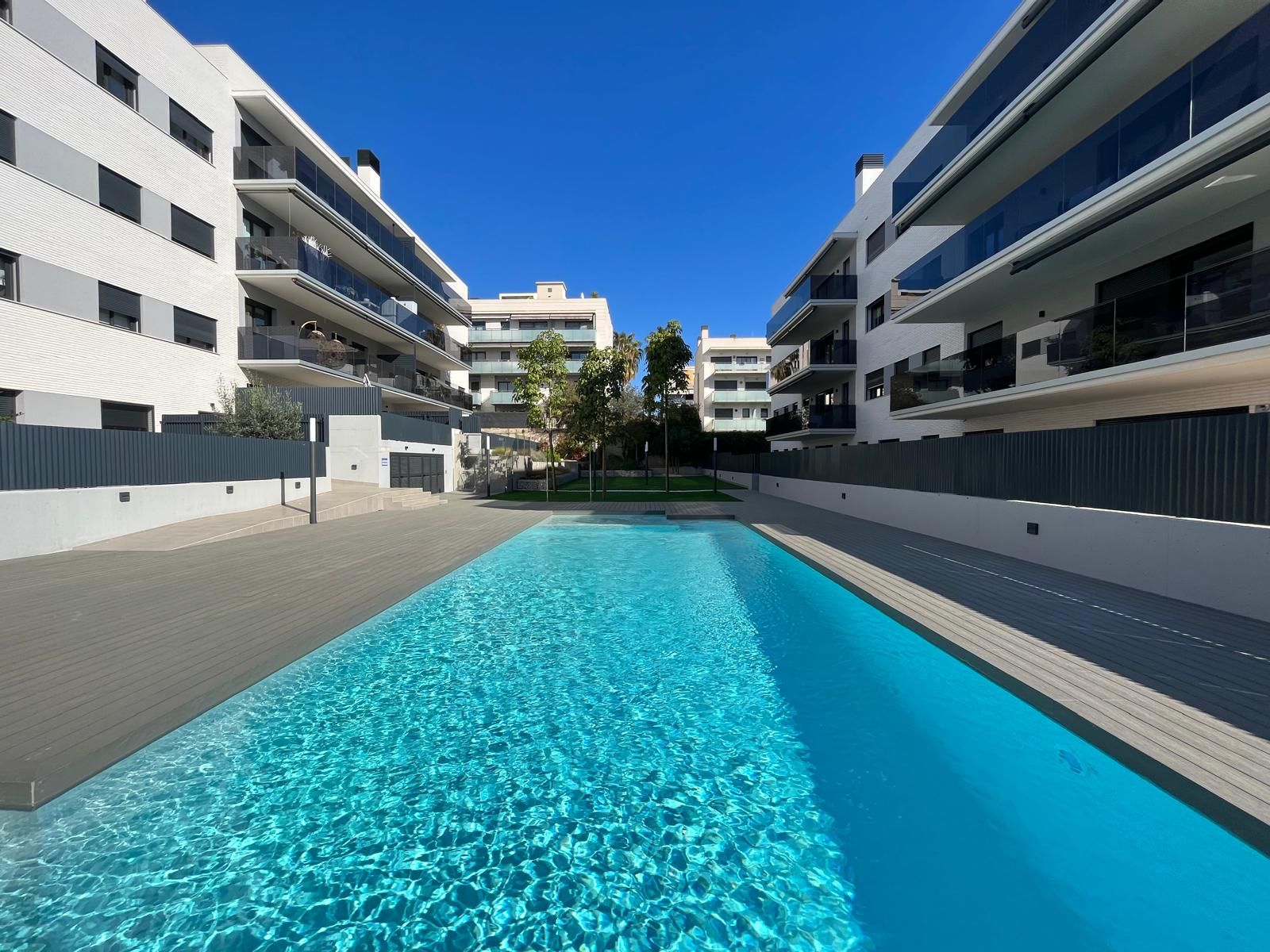 Schwimmbecken von Wohnungen zur Miete in Sitges mit Klimaanlage, Heizung und Parkett