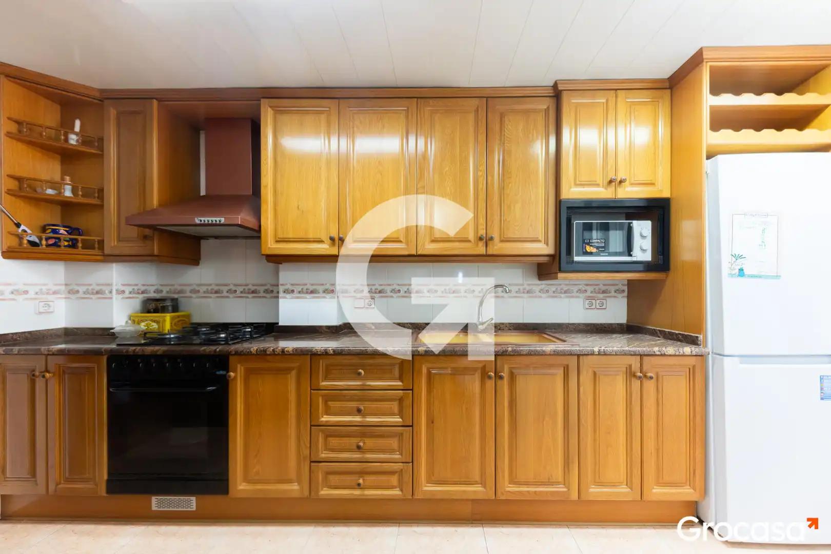 Kitchen of Flat for sale in L'Hospitalet de Llobregat  with Heating, Oven and Balcony