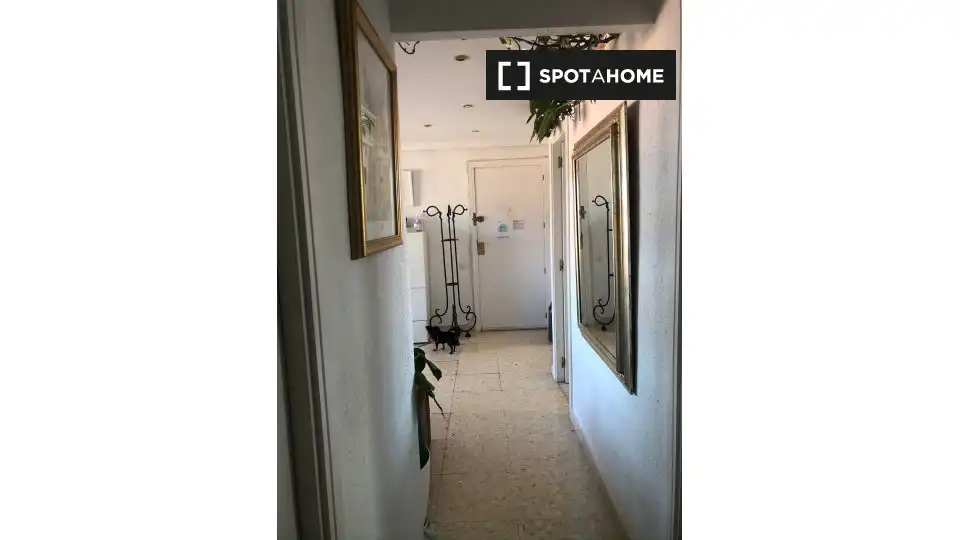 Piso de alquiler en Alicante / Alacant con Aire acondicionado, Calefacción y Amueblado