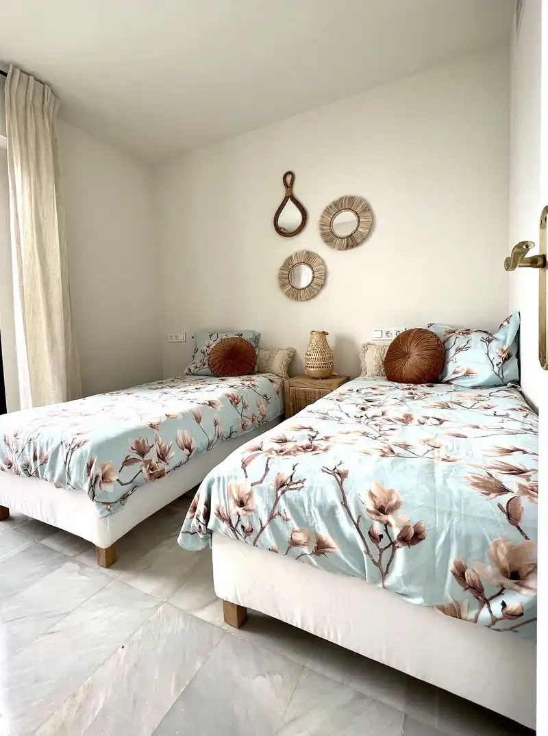 Habitación de Dúplex de alquiler en Estepona con Aire acondicionado, Terraza y Trastero