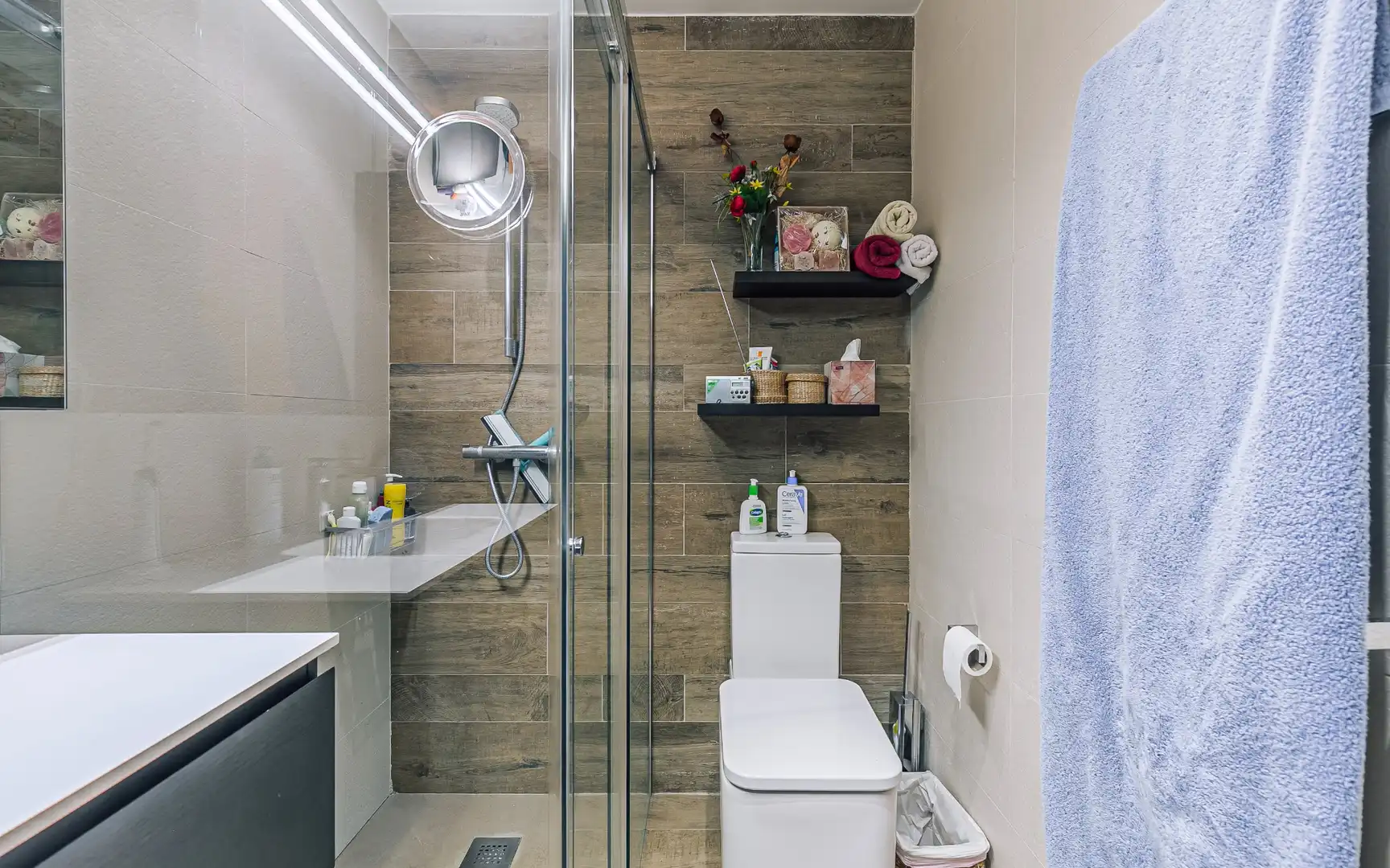 Bathroom of Duplexes for sale in Barcelona  with Heating, Furnished and Balcony