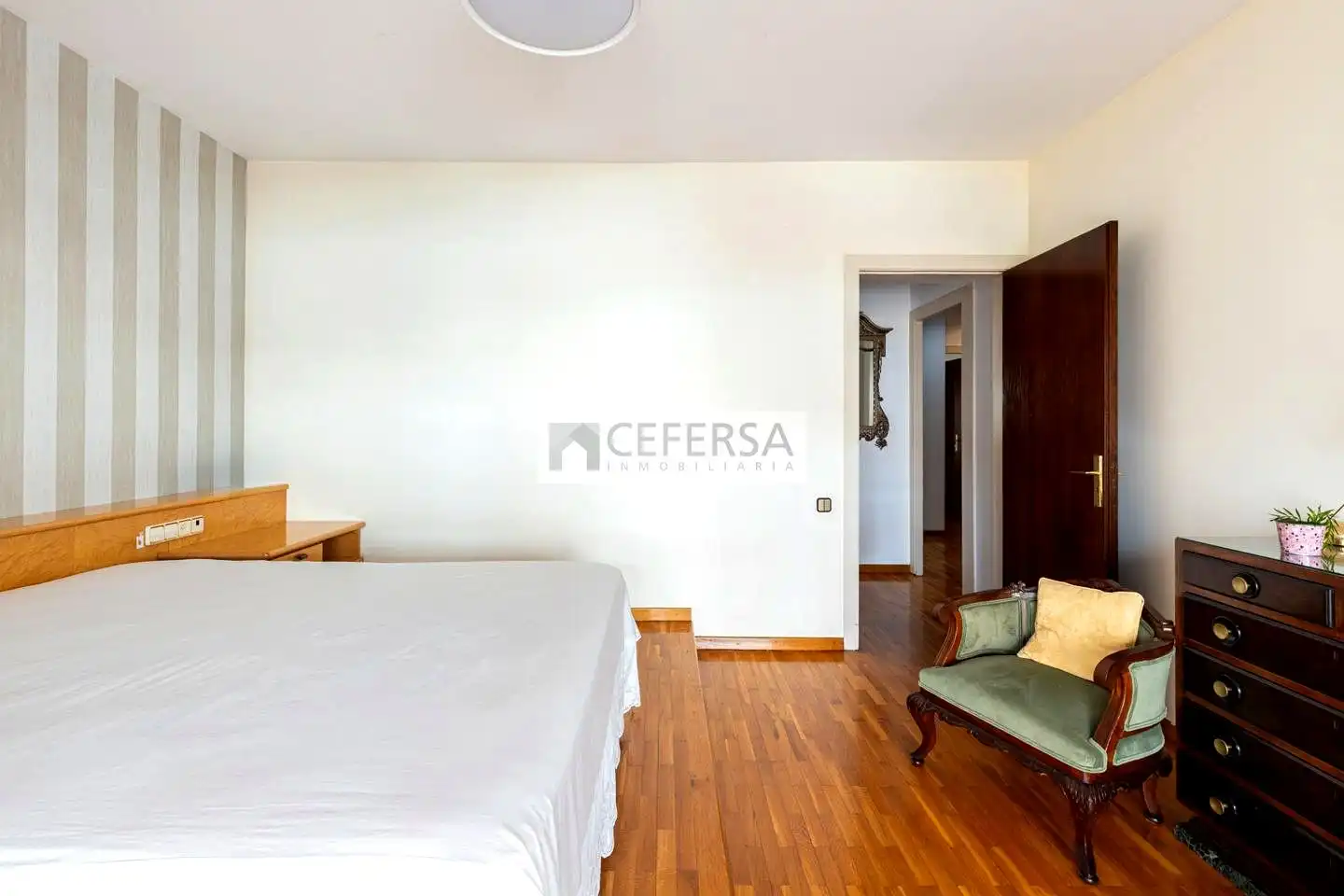 Schlafzimmer von Wohnung zum Verkauf in Barcelona mit Heizung, Parkett und Terrasse