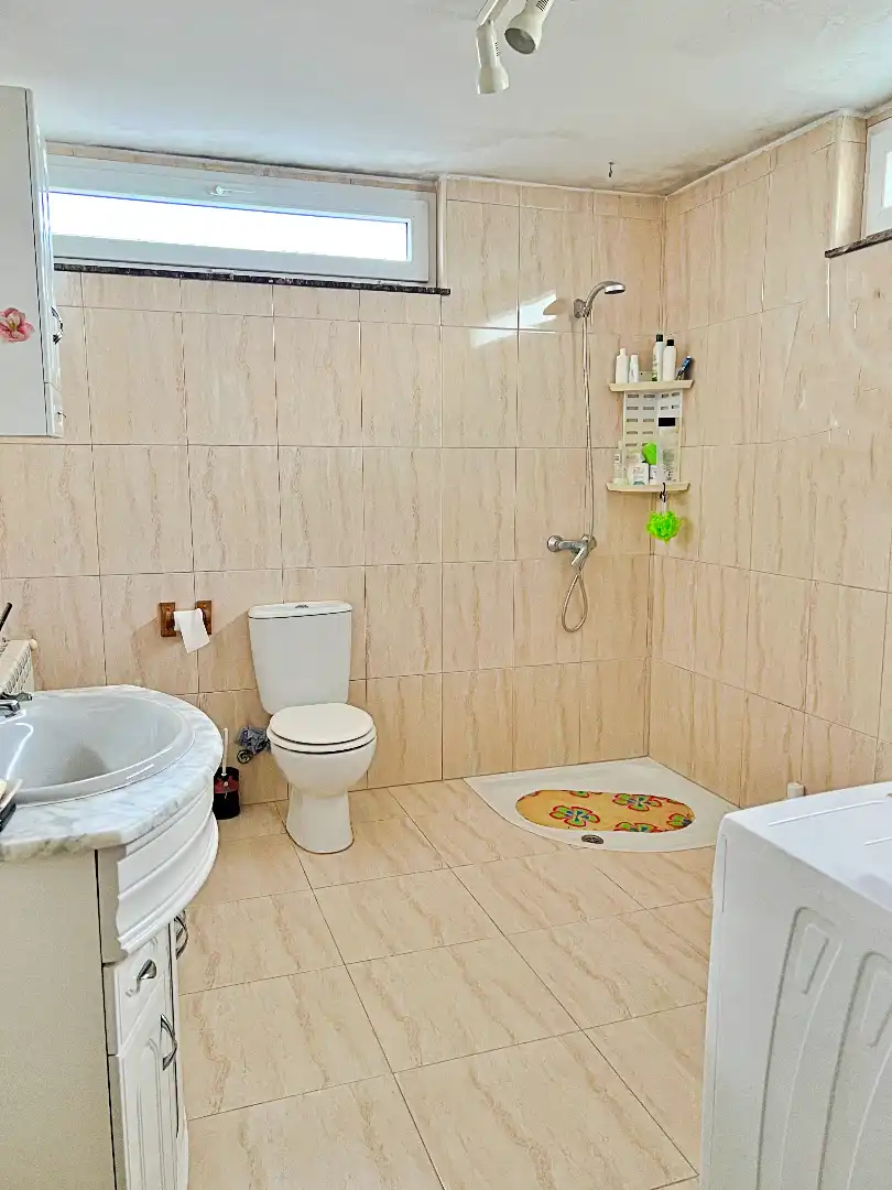 Bany de Casa o xalet en venda en Lugo amb Calefacció, Jardí privat i Terrassa