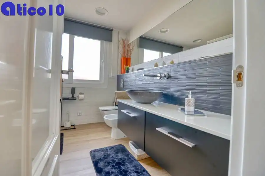 Baño de Casa o chalet en venta en Gijón  con Calefacción, Jardín privado y Parquet