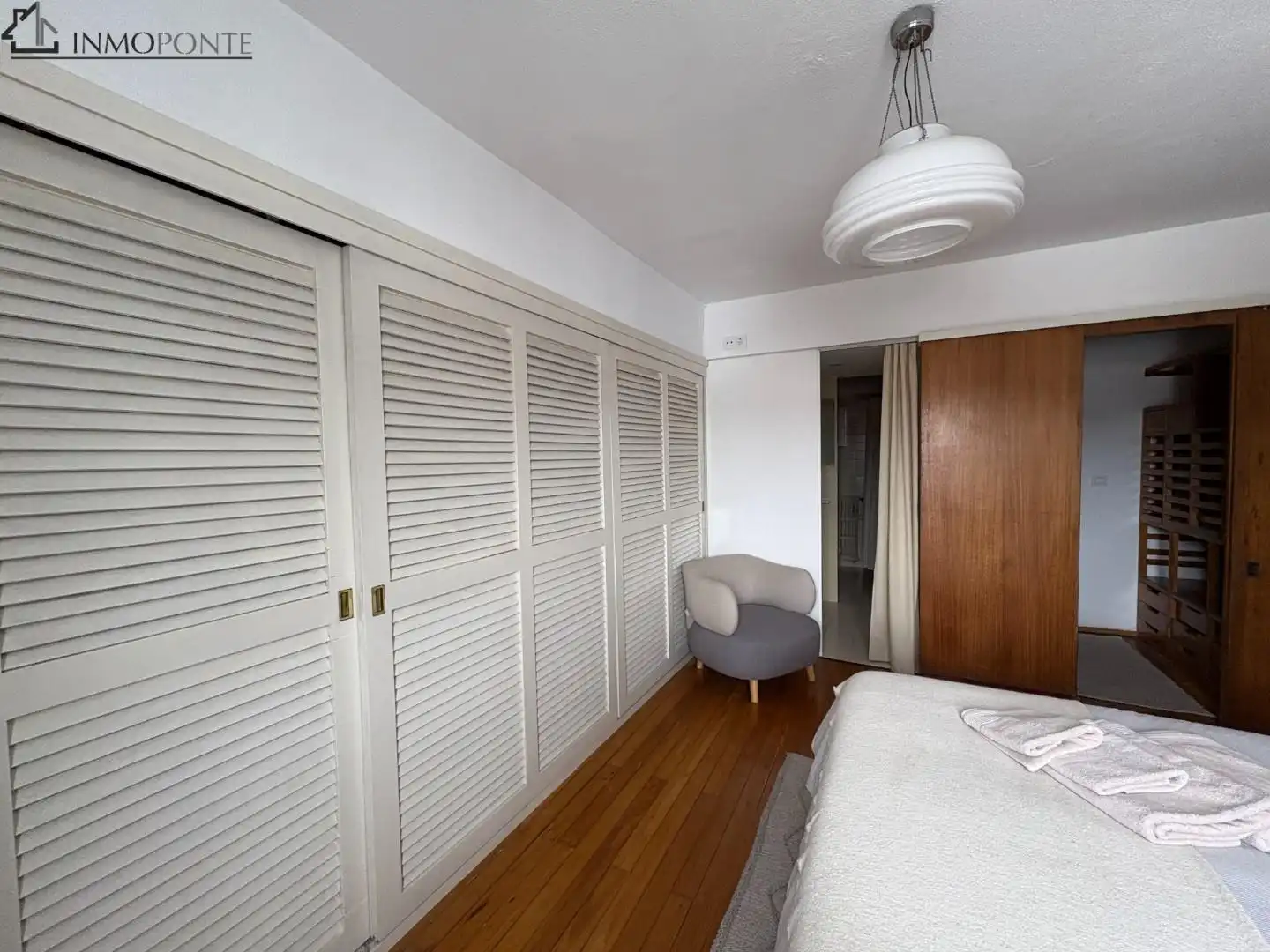 Bedroom of Flat for rent in Pontevedra Capital 