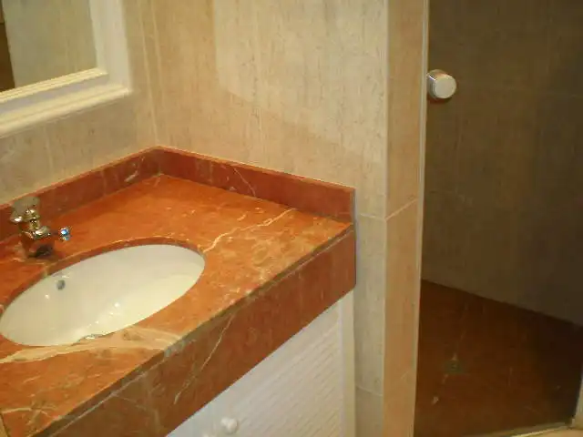 Baño de Ático de alquiler en Bilbao  con Calefacción, Parquet y Terraza