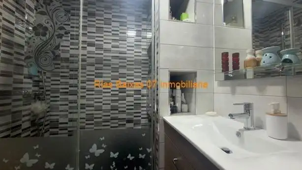 Bathroom of Flat for sale in Lavadores