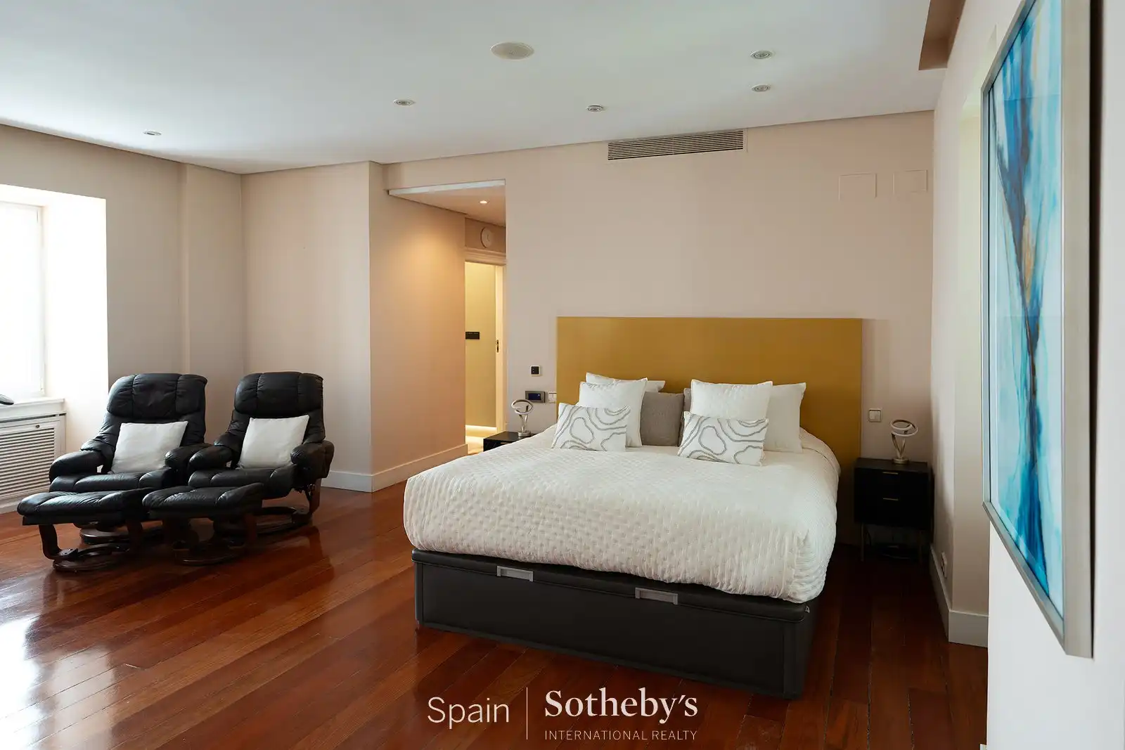 Habitación de Casa o chalet en venta en Pozuelo de Alarcón con Aire acondicionado, Jardín privado y Terraza