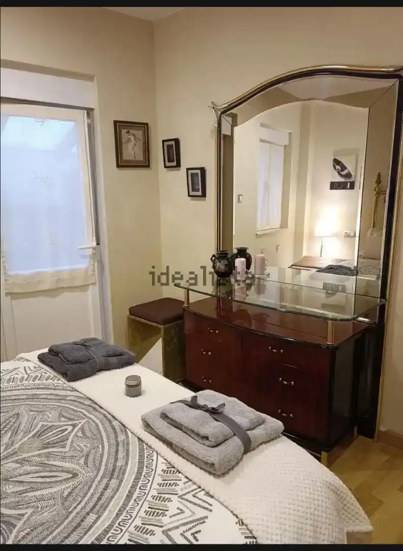 Dormitori de Apartament en venda en Viveiro amb Balcó