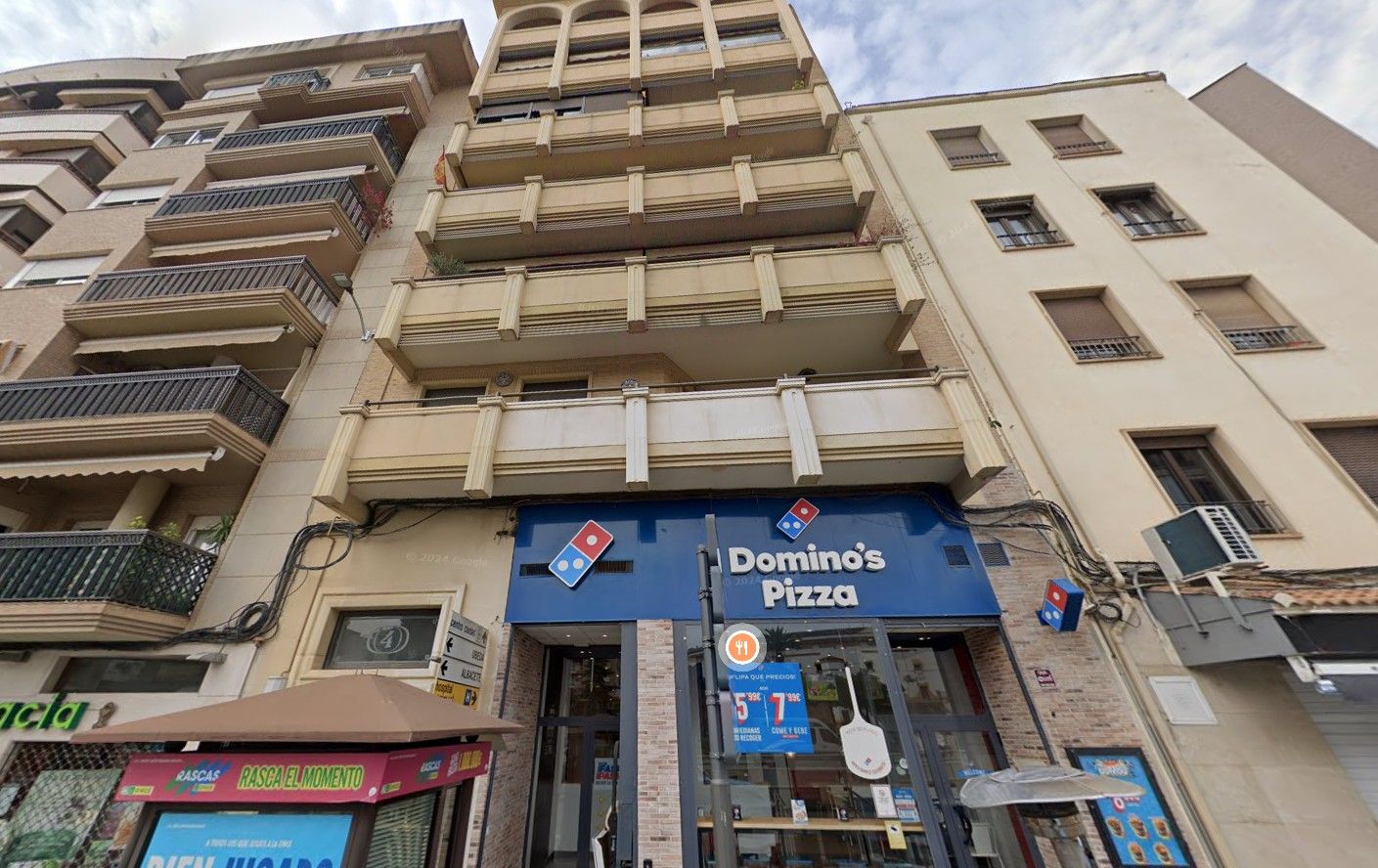Vista exterior de Àtic en venda en Linares amb Terrassa i Piscina