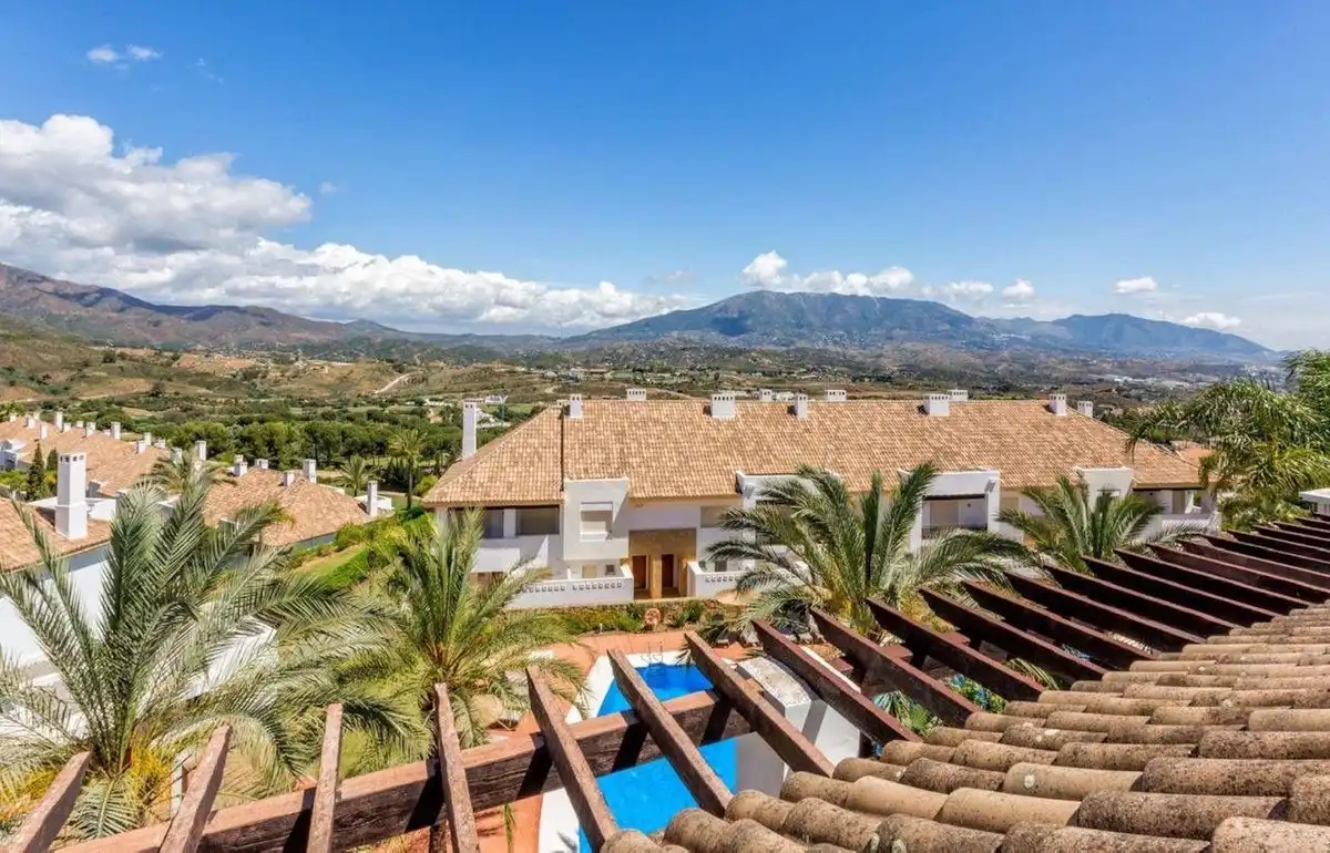 Vista exterior de Casa adosada de alquiler en Mijas con Aire acondicionado, Jardín privado y Terraza
