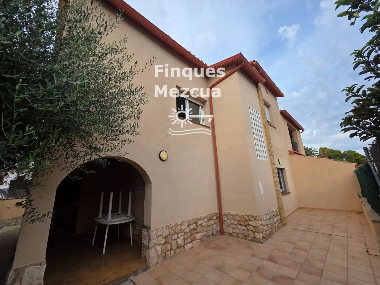 Vista exterior de Casa adosada en venta en Els Munts