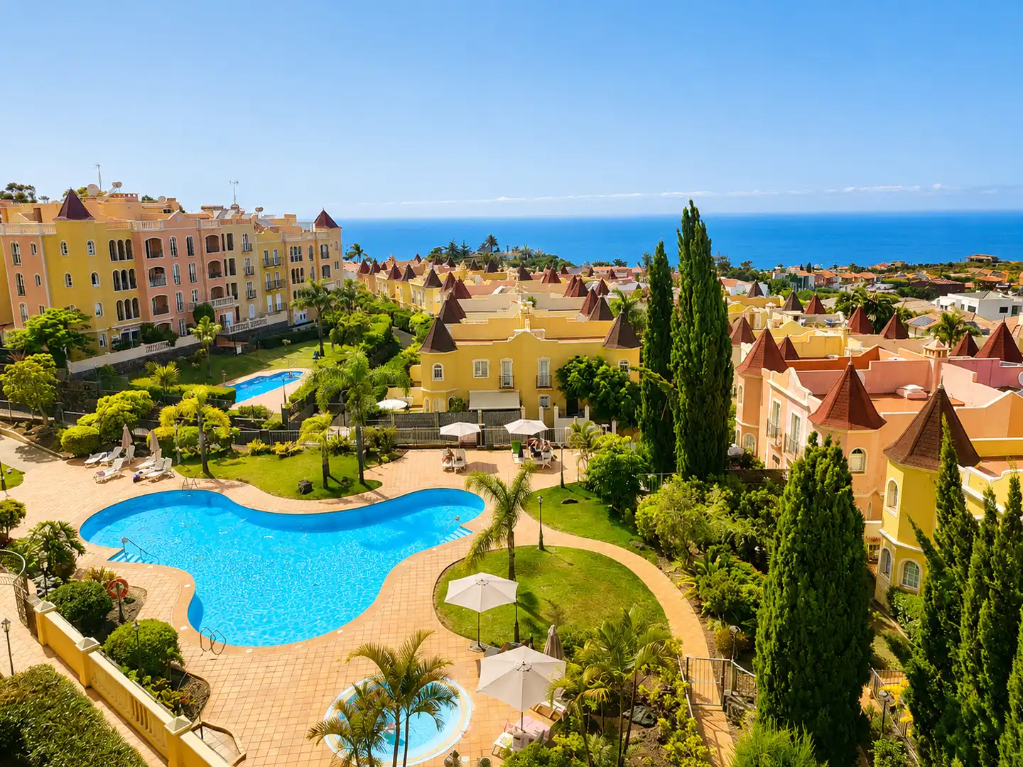 Vista exterior de Ático en venta en Santa Úrsula con Terraza, Piscina y Balcón