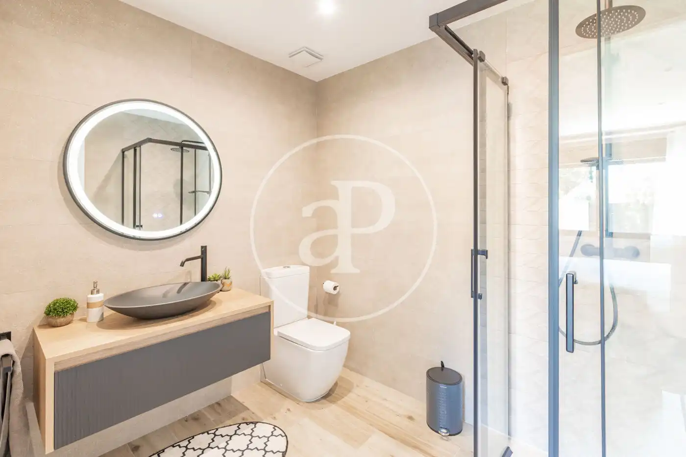 Badezimmer von Haus oder Chalet zum Verkauf in Pozuelo de Alarcón mit Klimaanlage, Heizung und Privatgarten