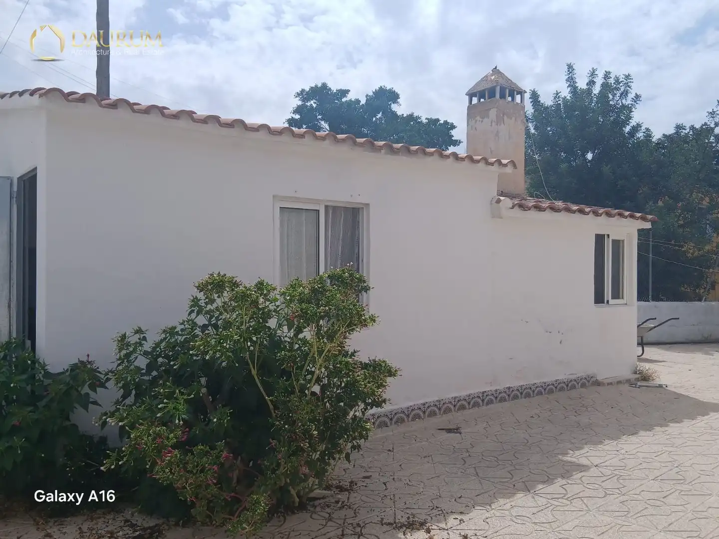 Vista exterior de Casa o xalet en venda en Elche / Elx amb Aire condicionat, Terrassa i Traster