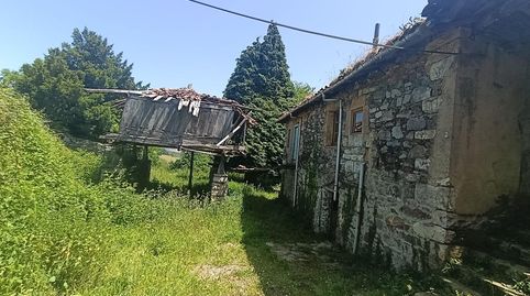 Una auténtica casona asturiana de piedra esperando volver a la vida
