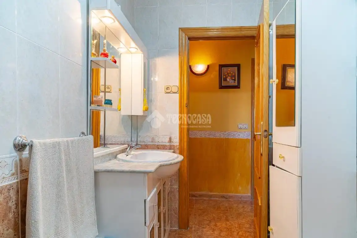 Bathroom of Flat for sale in Villacarrillo, Jaén