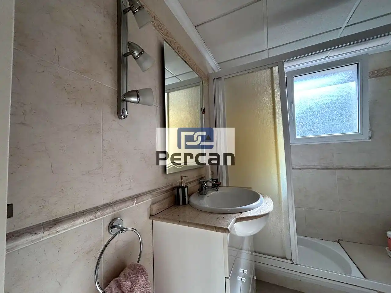 Baño de Casa o chalet en venta en El Campello con Aire acondicionado, Calefacción y Jardín privado