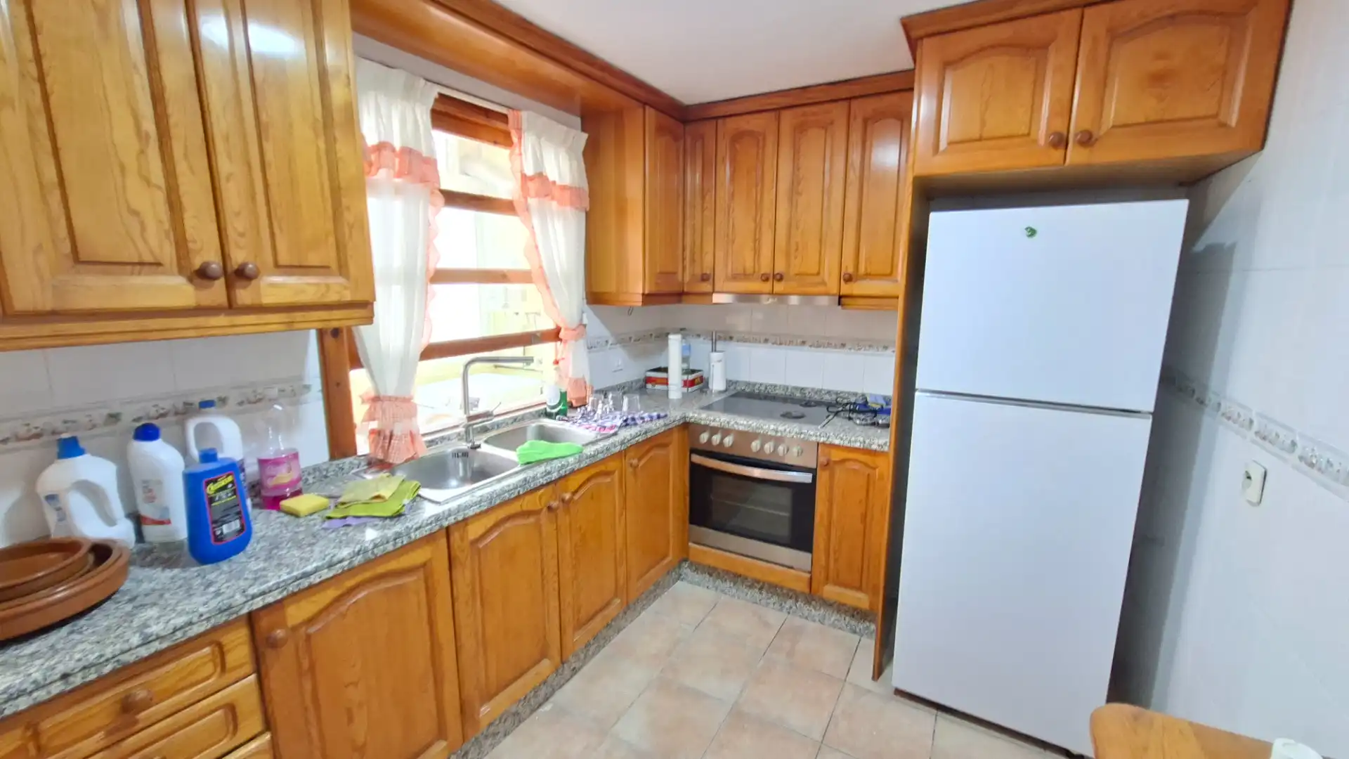 Cocina de Piso de alquiler en Alicante / Alacant con Amueblado y Balcón