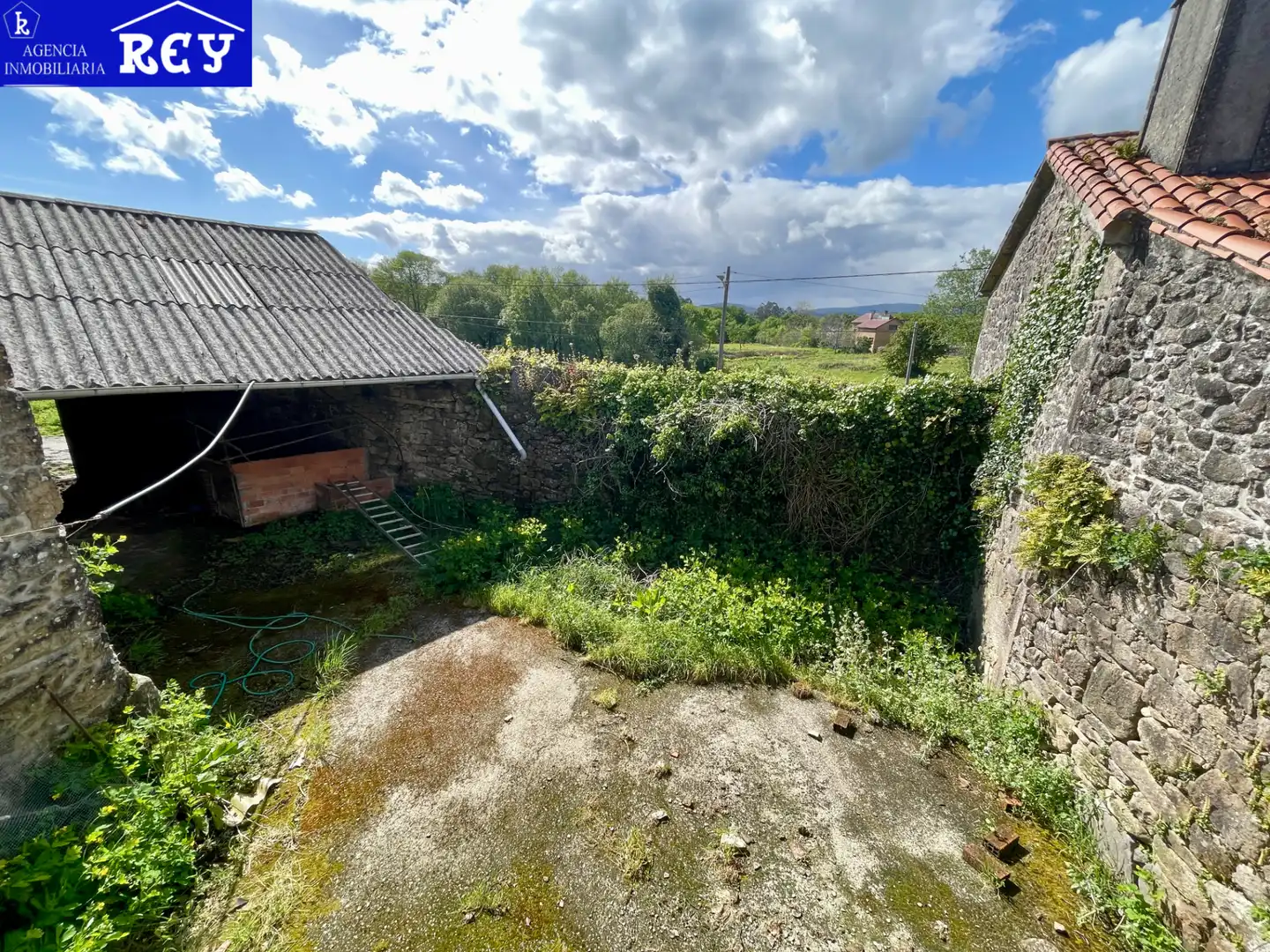 Finca rústica en venta en Catoira con Jardín privado