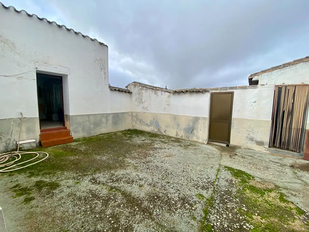 Vista exterior de Casa o chalet en venta en Ballesteros de Calatrava con Jardín privado, Terraza y Amueblado