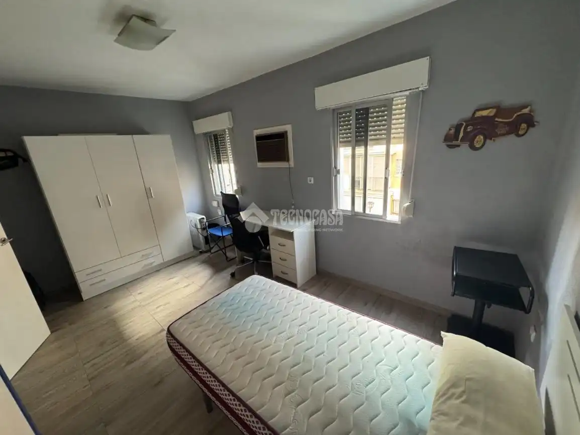 Bedroom of Flat for sale in Sevilla  with Air Conditioner
