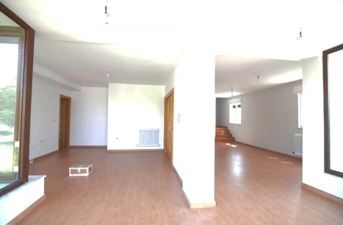 Casa o xalet en venda en Calvarrasa de Abajo amb Terrassa, Piscina i Moblat