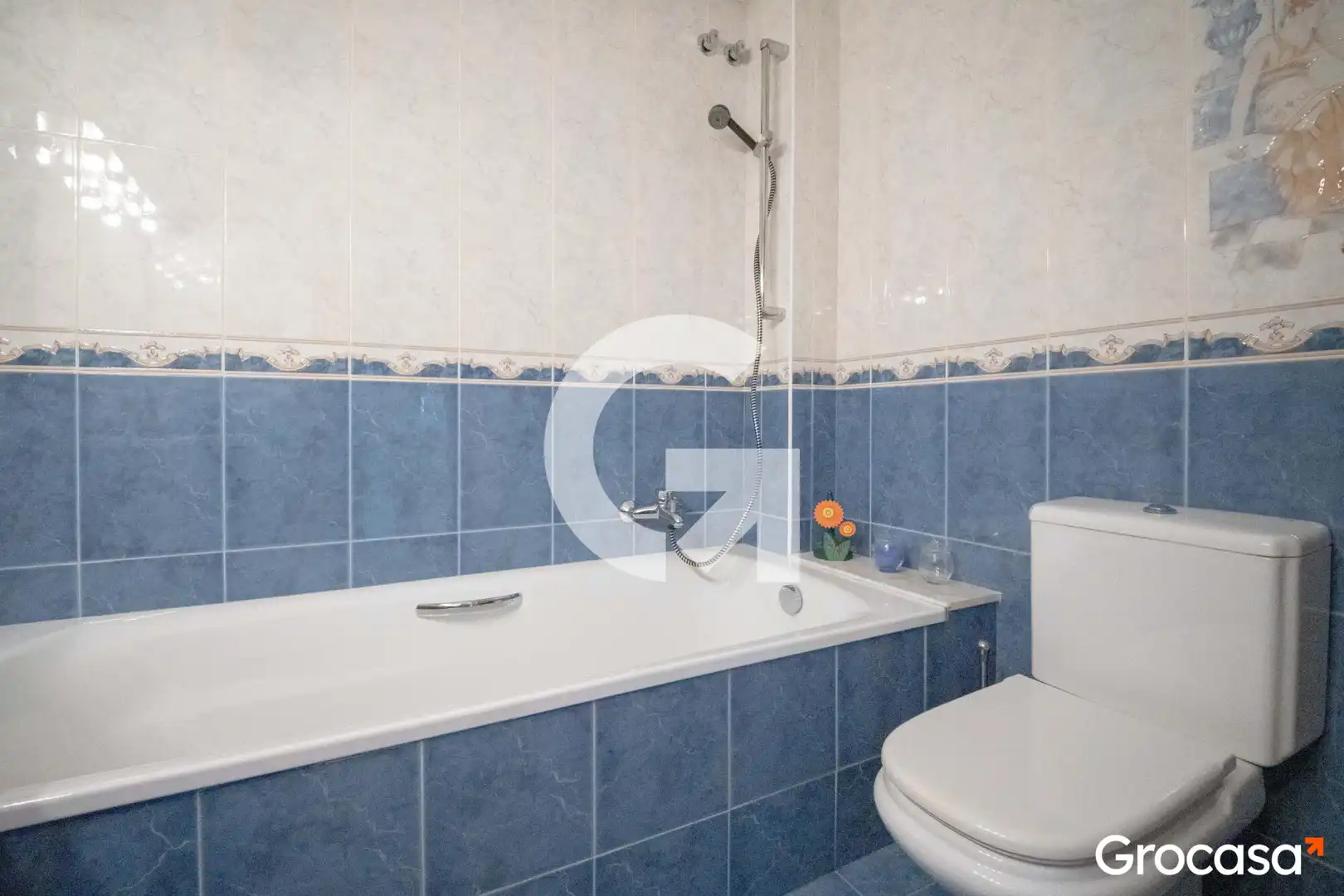 Baño de Casa adosada en venta en Mataró con Aire acondicionado, Calefacción y Jardín privado